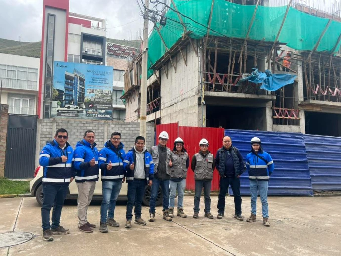 Equipo y operaciones de Biocreto en planta de concreto